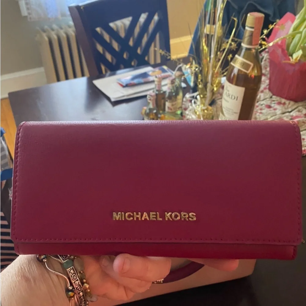 Michael Kors purse/wallet combo - Picture 3 of 4
